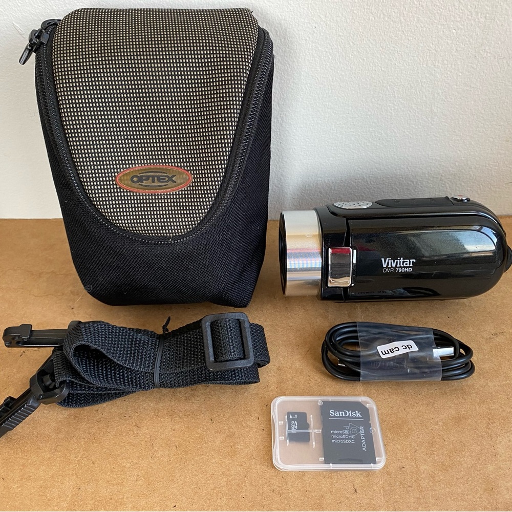 VIVITAR DVR 790HD Digital Video camera